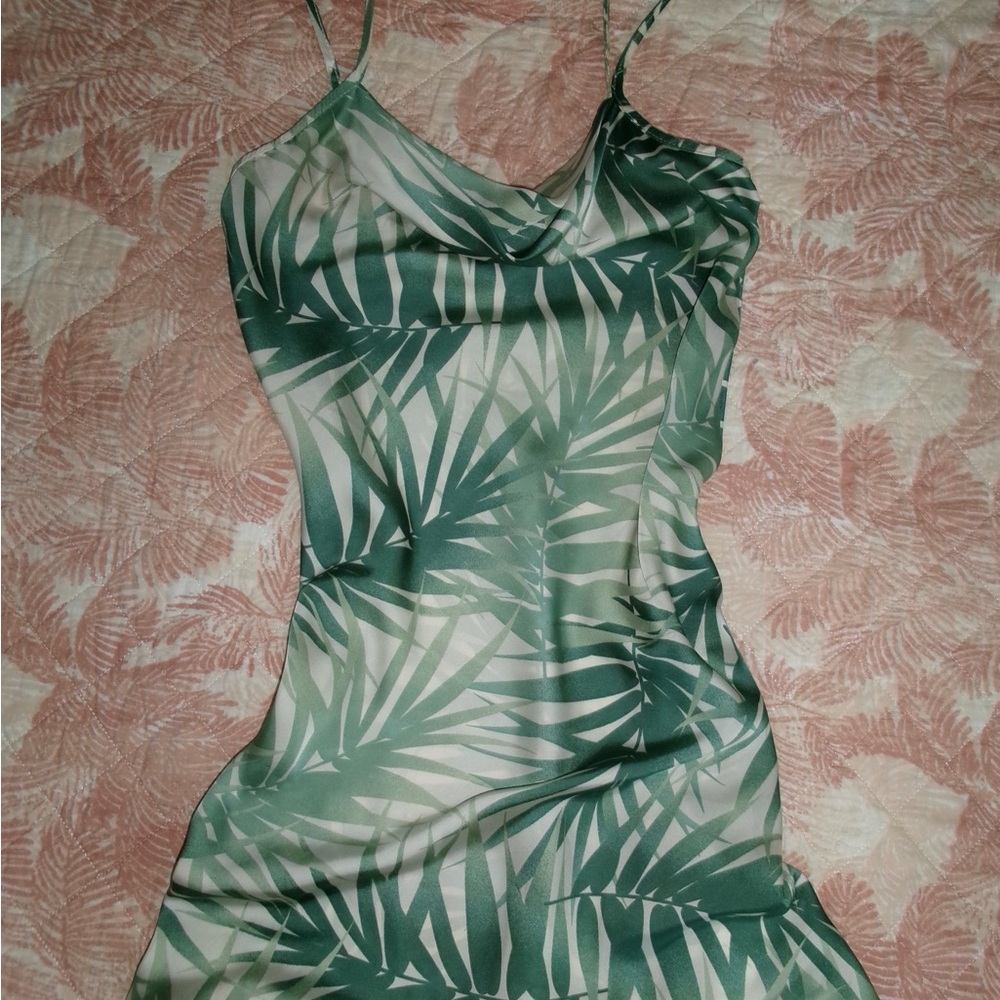 Bebe Tropical Green Leaf Dress